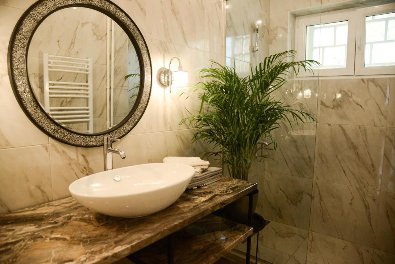 Crystal-Modern Apartment In The Center Of نوفي ساد المظهر الخارجي الصورة
